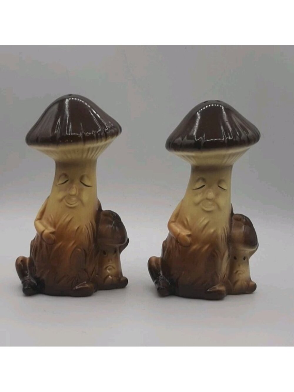 Vtg Anthropomorphic  Sleepy Mushroom with Baby Salt And Pepper Shakers Japan Tag